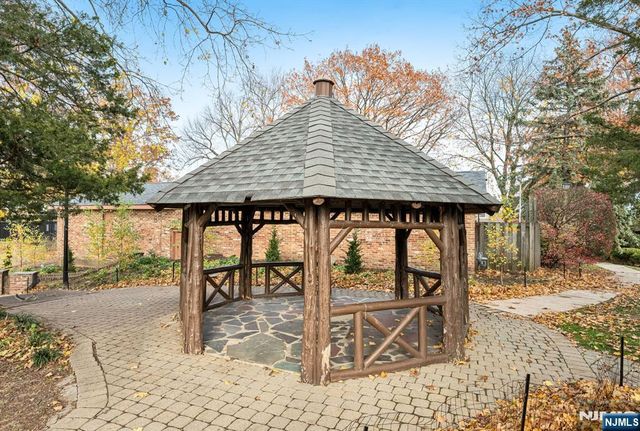 16 Randolph Terrace, Fair Lawn, NJ 07410