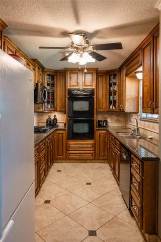 318 Peach Point, Jones Creek, TX 77541