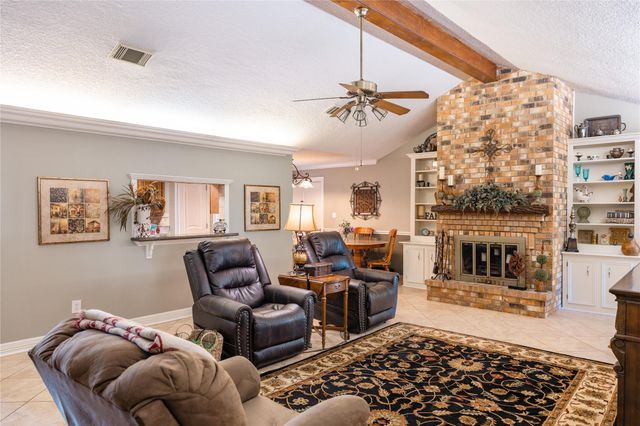 318 Peach Point, Jones Creek, TX 77541