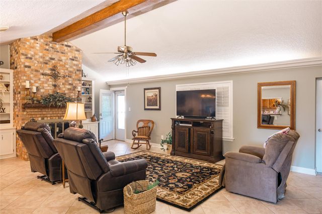 318 Peach Point, Jones Creek, TX 77541