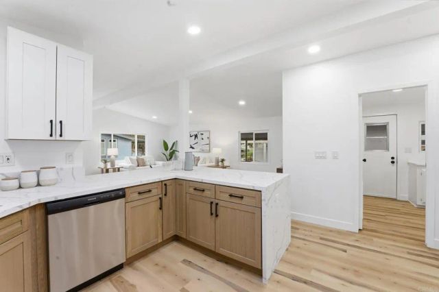 8975 Lawrence Welk Drive 446, Escondido, CA 92026
