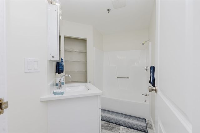 90 Quincy Shore Dr 803, Quincy, MA 02171