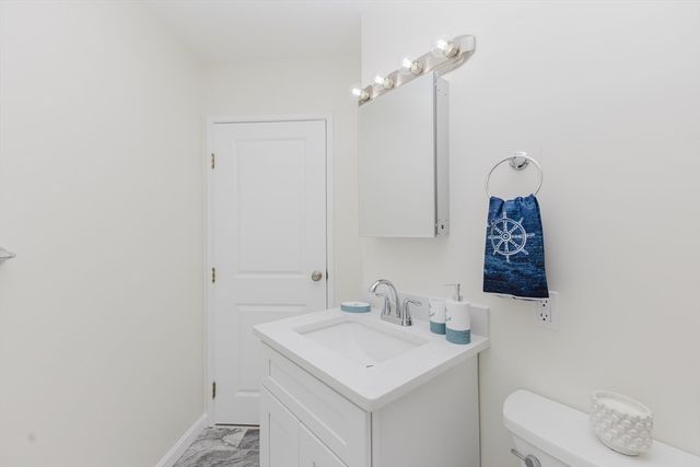 90 Quincy Shore Dr 803, Quincy, MA 02171