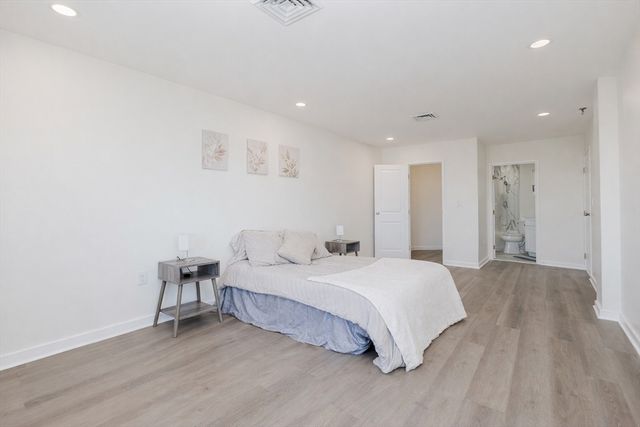 90 Quincy Shore Dr 803, Quincy, MA 02171