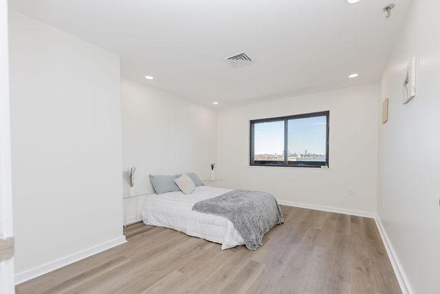 90 Quincy Shore Dr 803, Quincy, MA 02171