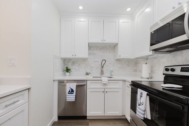 90 Quincy Shore Dr 803, Quincy, MA 02171