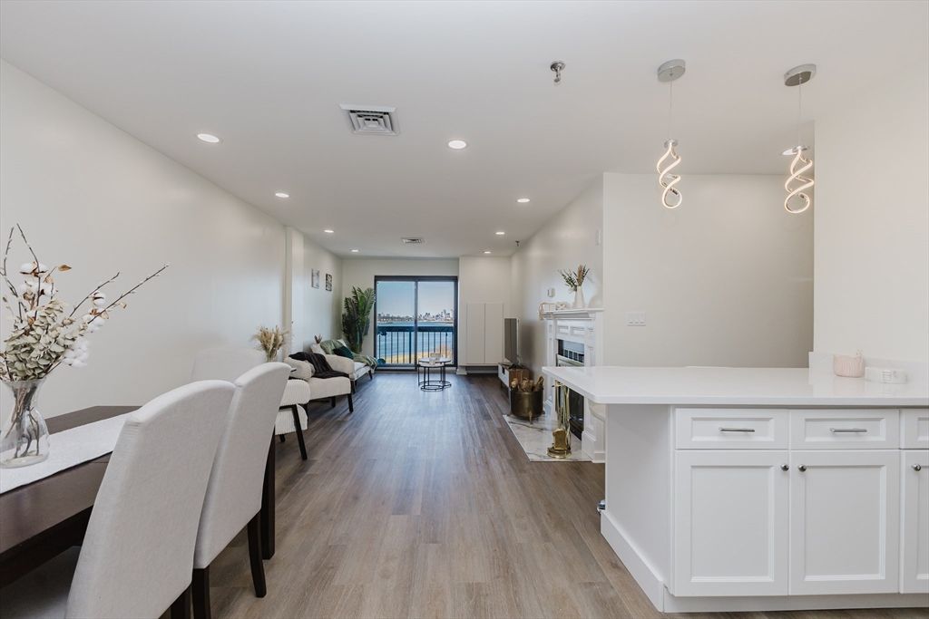 90 Quincy Shore Dr 803, Quincy, MA 02171