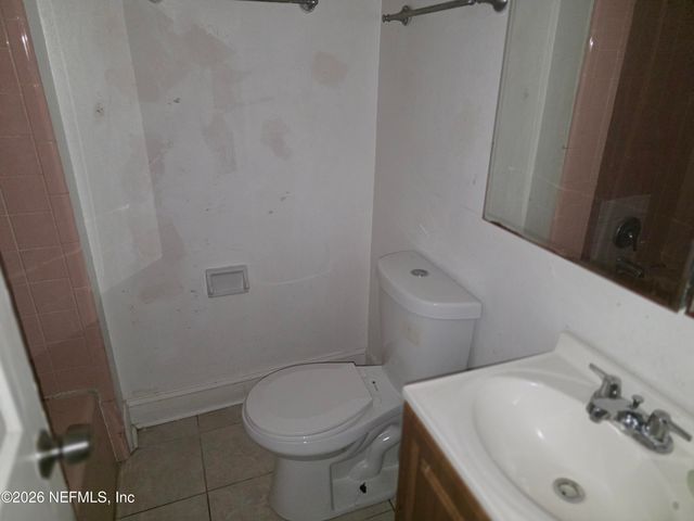 7229 KEN KNIGHT Drive E, Jacksonville, FL 32209