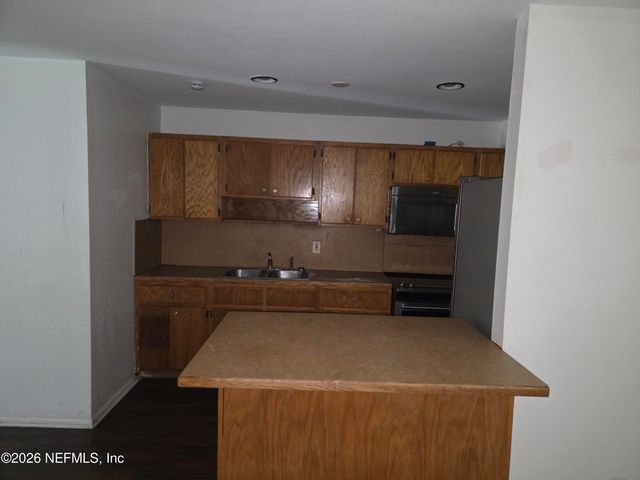 7229 KEN KNIGHT Drive E, Jacksonville, FL 32209