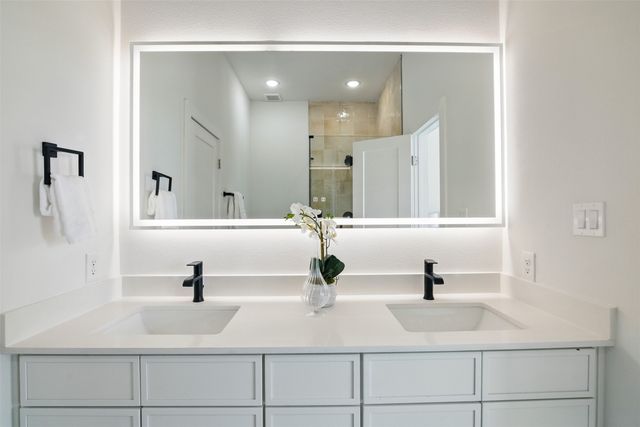 430 E 8th, Dallas, TX 75203