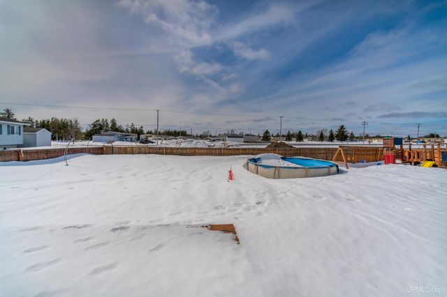 609-611 Talon Street, Gwinn, MI 49841