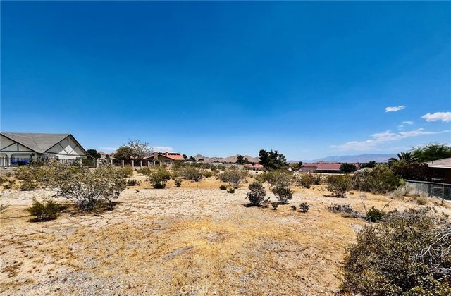 47333203 Muni Road, Apple Valley, CA 92307