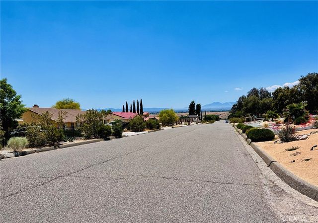 47333203 Muni Road, Apple Valley, CA 92307