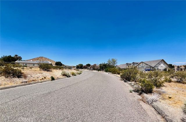 47333203 Muni Road, Apple Valley, CA 92307