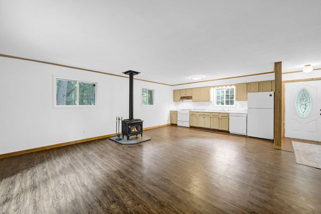 8277 W Ridge Boulevard, Stanwood, MI 49346