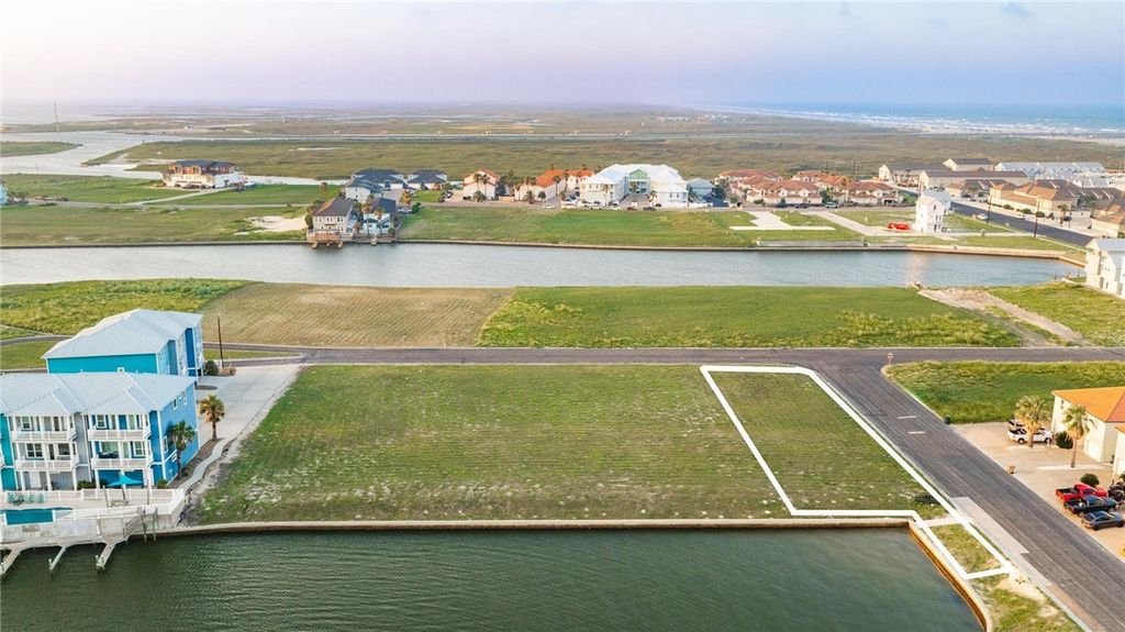 14741 Running Light Dr, Corpus Christi, TX 78418 — exterior