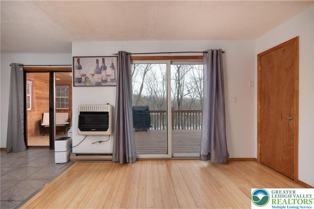 557 Lakeside Drive, Stroud Twp, PA 18301