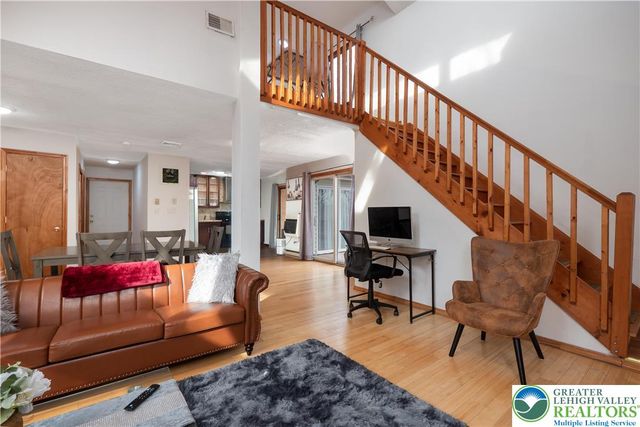 557 Lakeside Drive, Stroud Twp, PA 18301