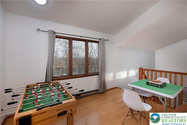 557 Lakeside Drive, Stroud Twp, PA 18301