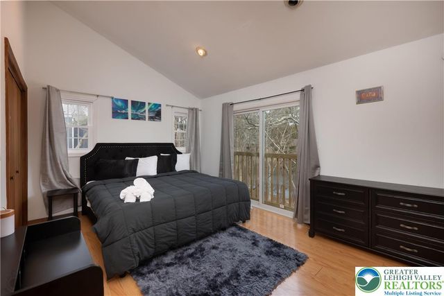 557 Lakeside Drive, Stroud Twp, PA 18301