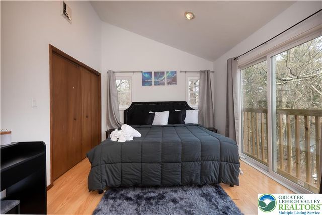 557 Lakeside Drive, Stroud Twp, PA 18301