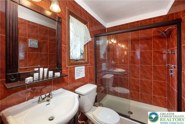 557 Lakeside Drive, Stroud Twp, PA 18301