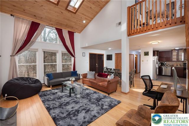 557 Lakeside Drive, Stroud Twp, PA 18301