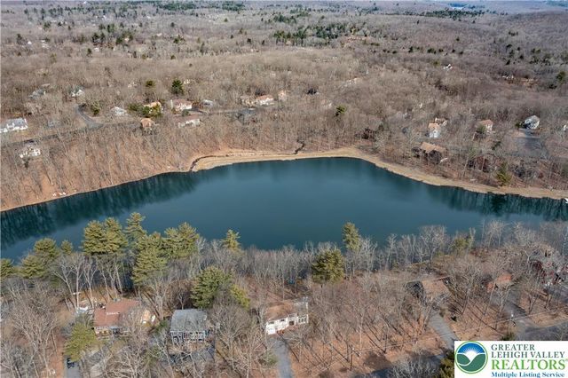 557 Lakeside Drive, Stroud Twp, PA 18301