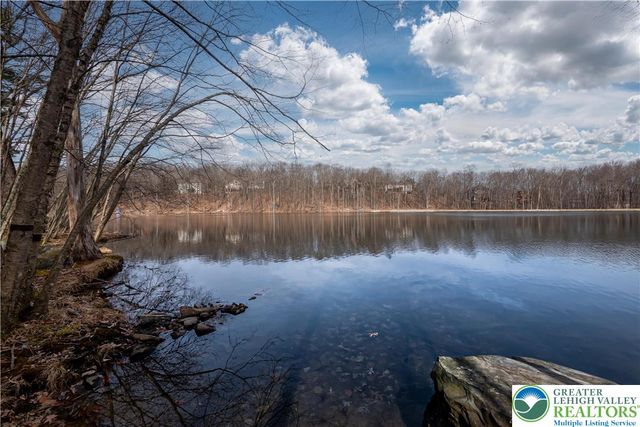 557 Lakeside Drive, Stroud Twp, PA 18301