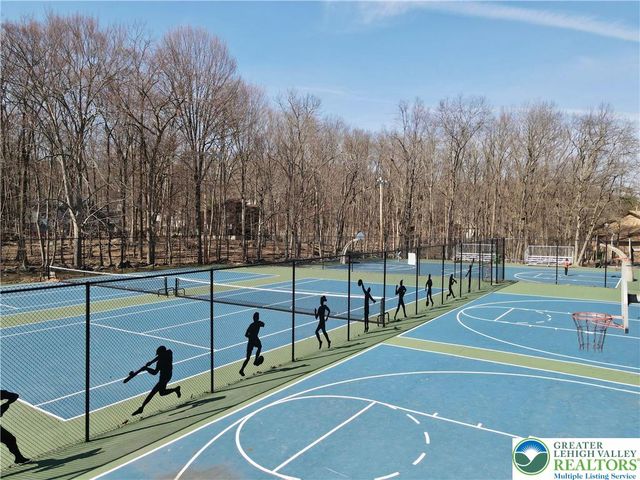 557 Lakeside Drive, Stroud Twp, PA 18301