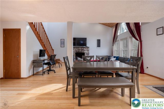 557 Lakeside Drive, Stroud Twp, PA 18301