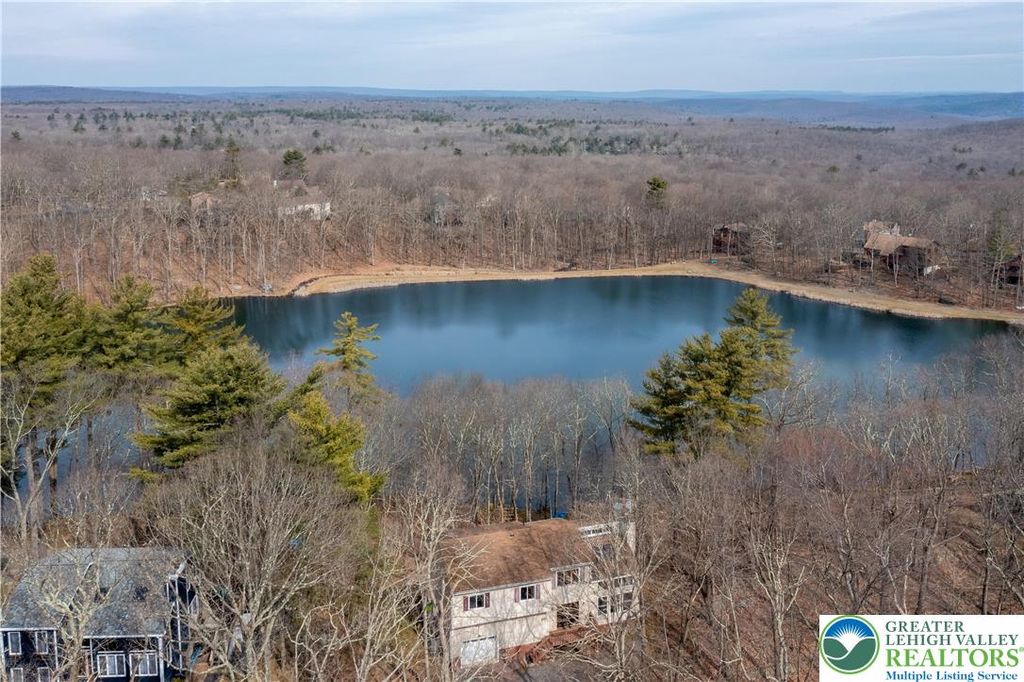 557 Lakeside Drive, Stroud Twp, PA 18301