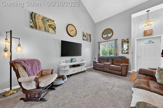 18364 Beechwood Street, Roseville, MI 48066