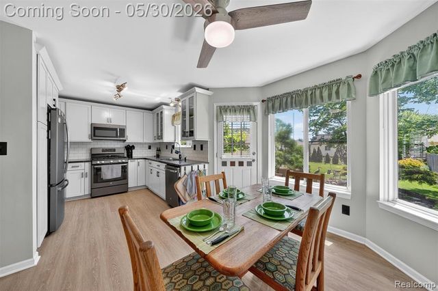 18364 Beechwood Street, Roseville, MI 48066