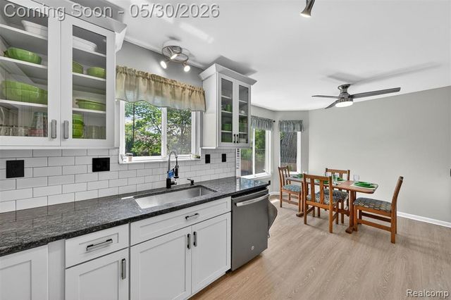 18364 Beechwood Street, Roseville, MI 48066