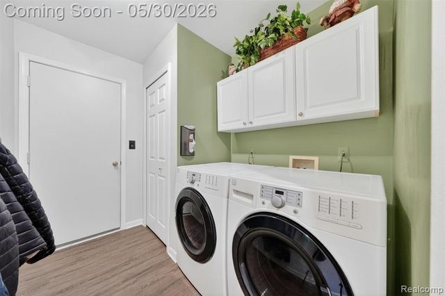 18364 Beechwood Street, Roseville, MI 48066