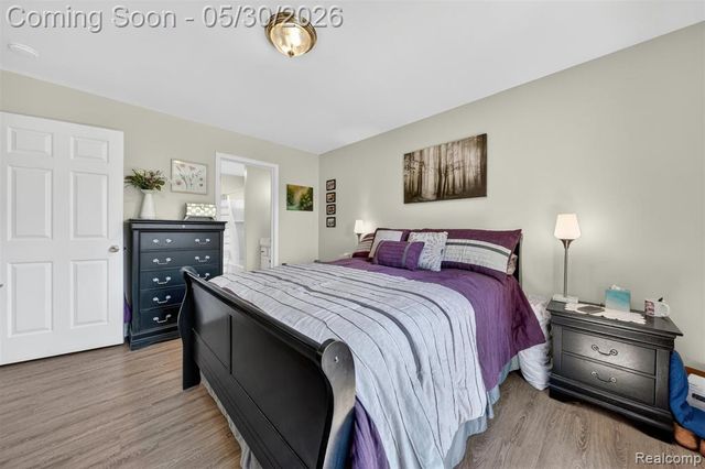 18364 Beechwood Street, Roseville, MI 48066