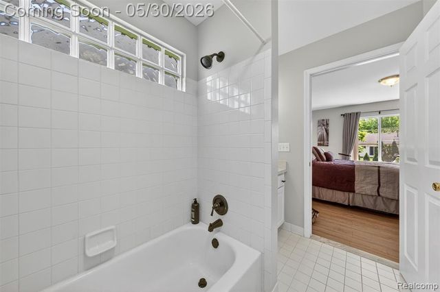18364 Beechwood Street, Roseville, MI 48066