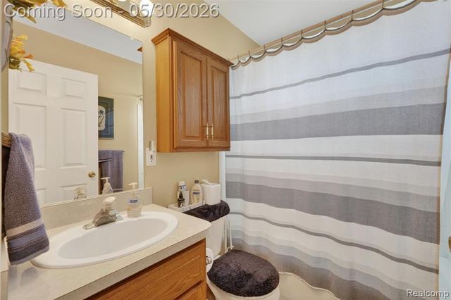 18364 Beechwood Street, Roseville, MI 48066