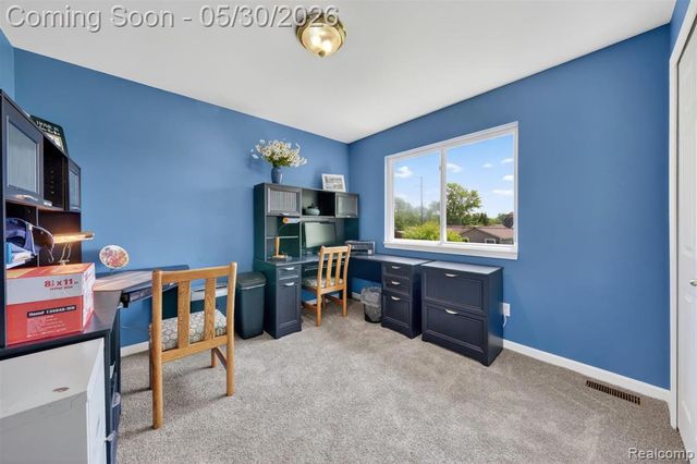 18364 Beechwood Street, Roseville, MI 48066
