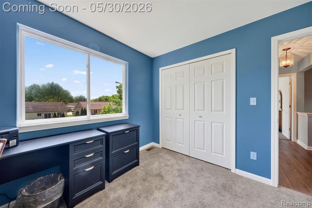 18364 Beechwood Street, Roseville, MI 48066
