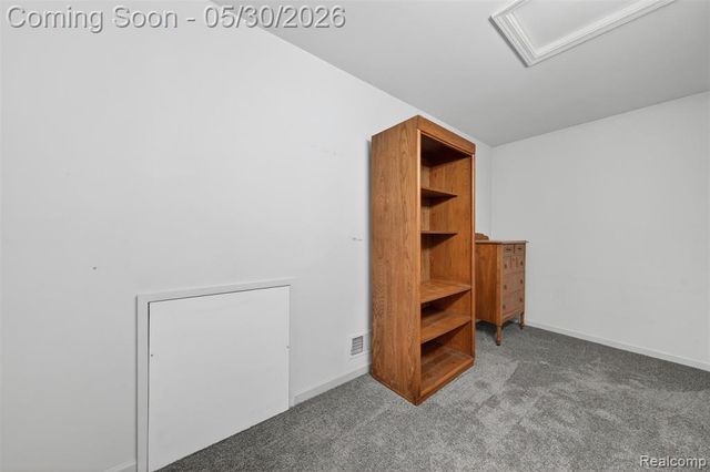 18364 Beechwood Street, Roseville, MI 48066