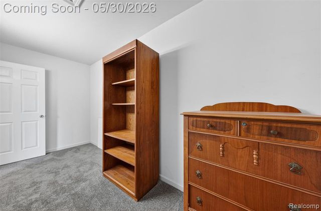 18364 Beechwood Street, Roseville, MI 48066