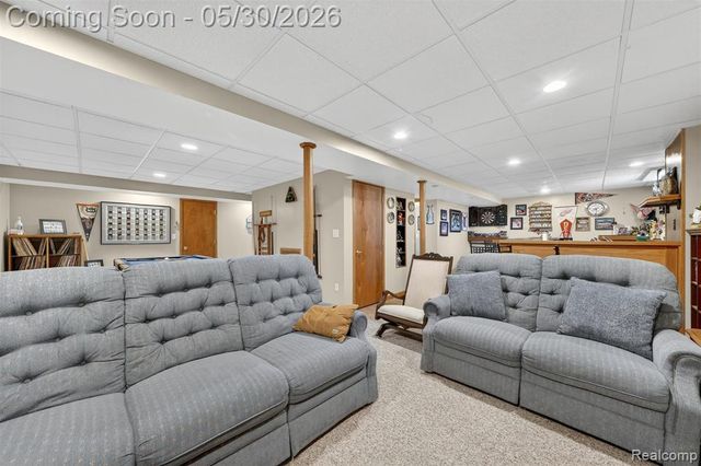 18364 Beechwood Street, Roseville, MI 48066