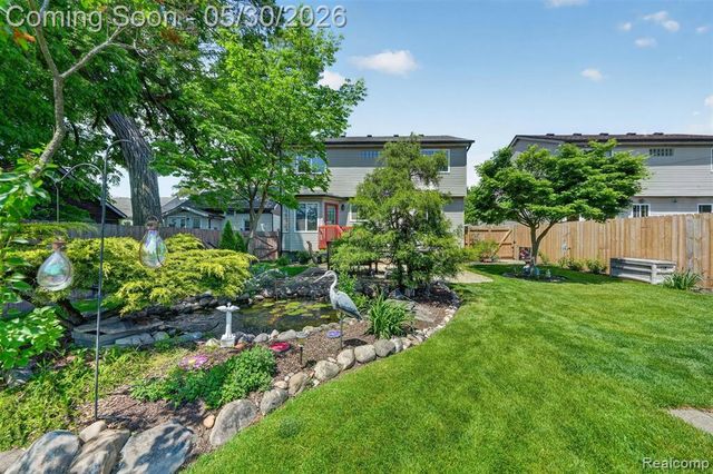 18364 Beechwood Street, Roseville, MI 48066