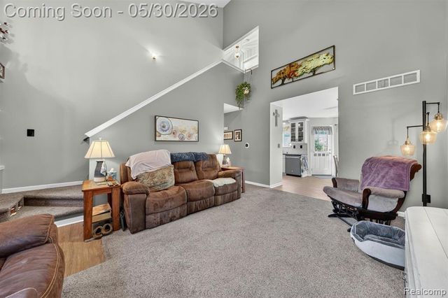 18364 Beechwood Street, Roseville, MI 48066