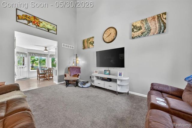 18364 Beechwood Street, Roseville, MI 48066