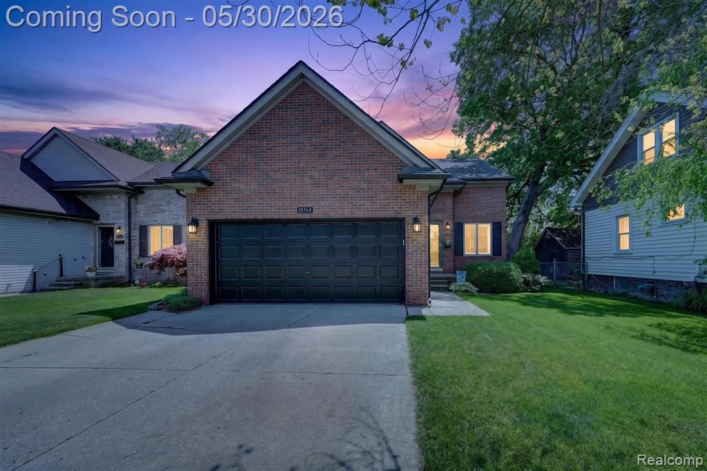 18364 Beechwood Street, Roseville, MI 48066