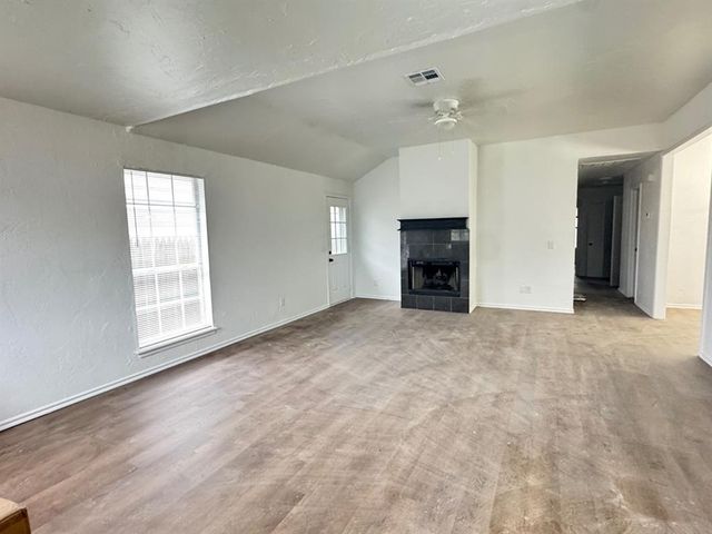 223 W 6th Street, Edmond, OK 73003