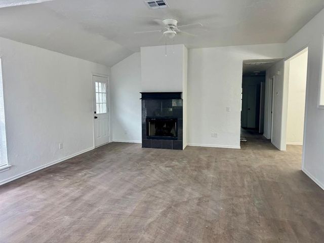 223 W 6th Street, Edmond, OK 73003